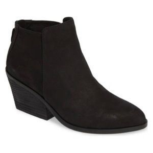 Eileen Fisher black suede ankle boot heels